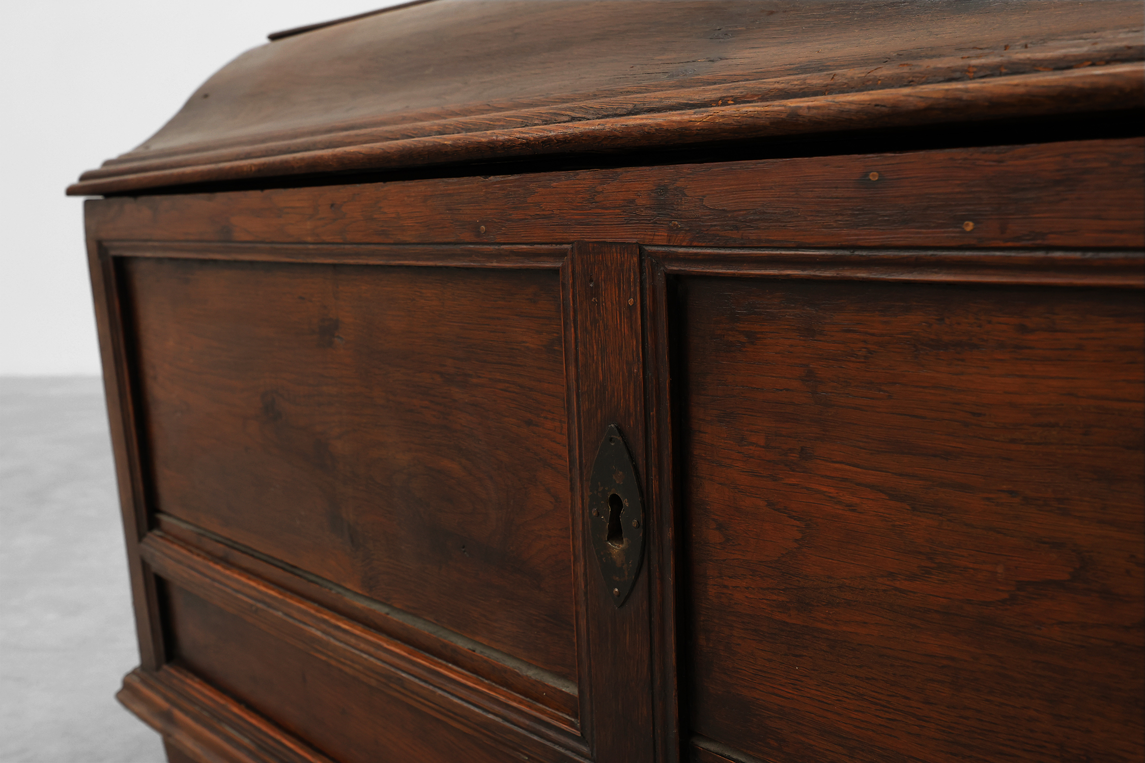 Large 18th Century Provincial oak Chest, Francethumbnail
